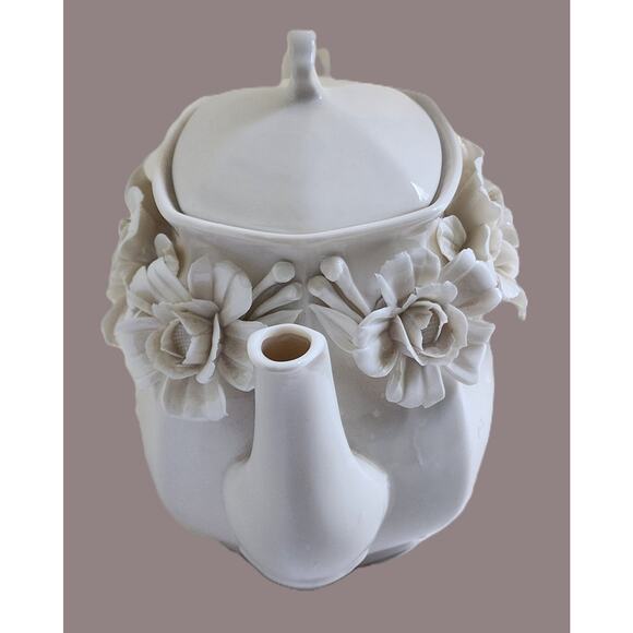 TEAPOT-I. Godinger & Co.-Cream Color-Porcelain-Molded Flowers-Holds 4 cups - Picture 3 of 14